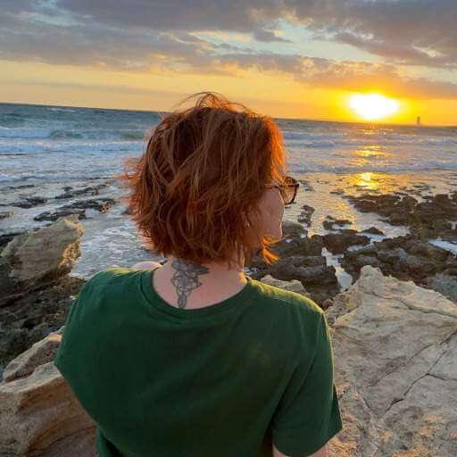 יוליה צרנואוס