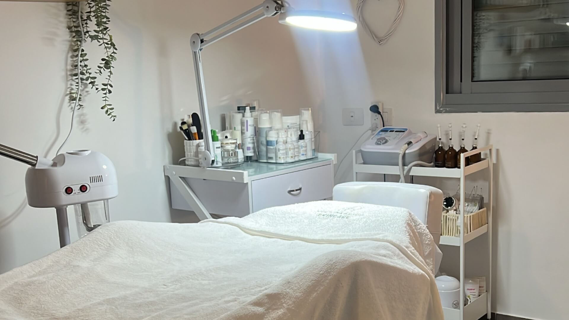 Emilia- Skin Care Clinic