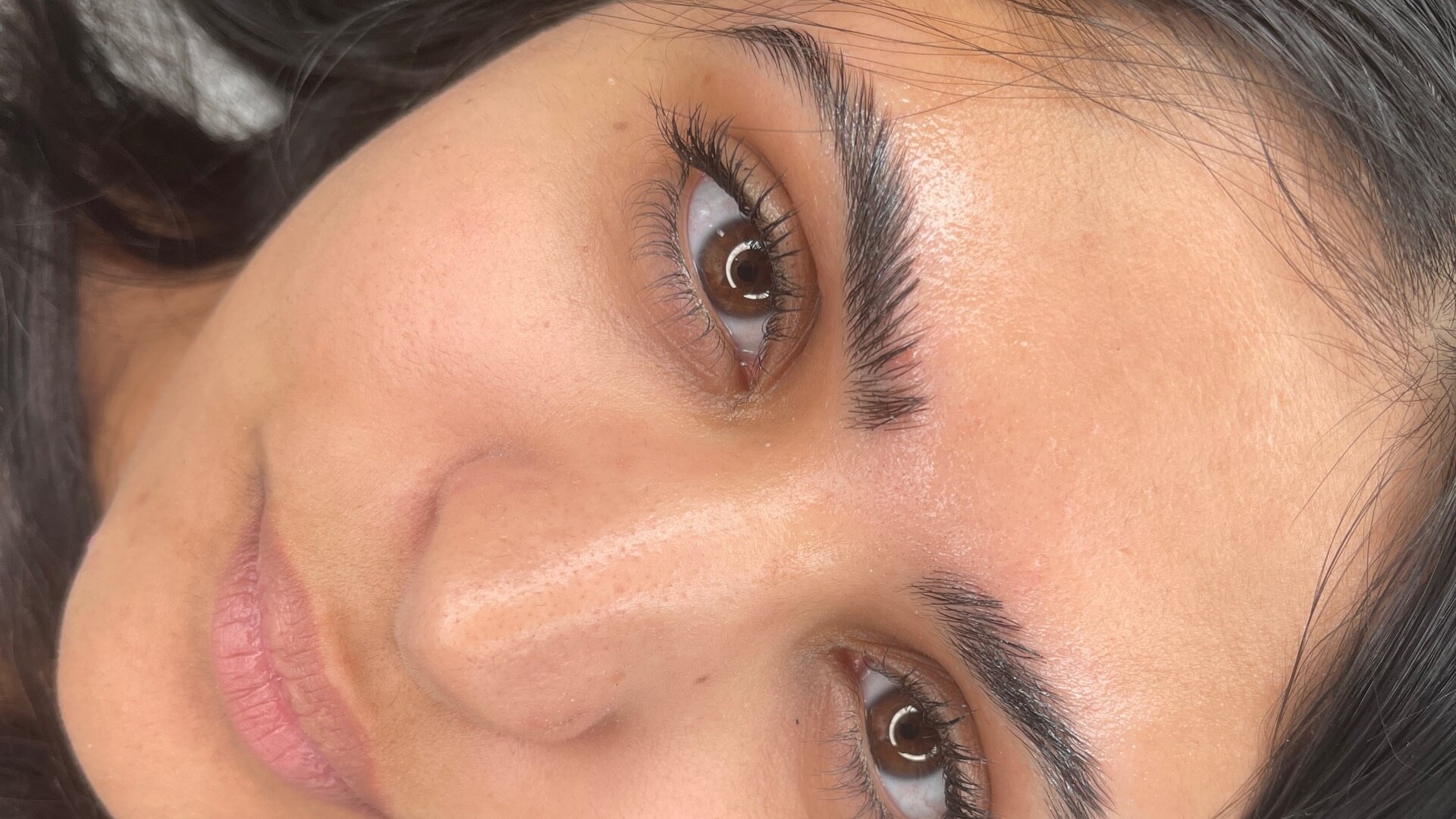 אושר רפאל עיצוב גבות 