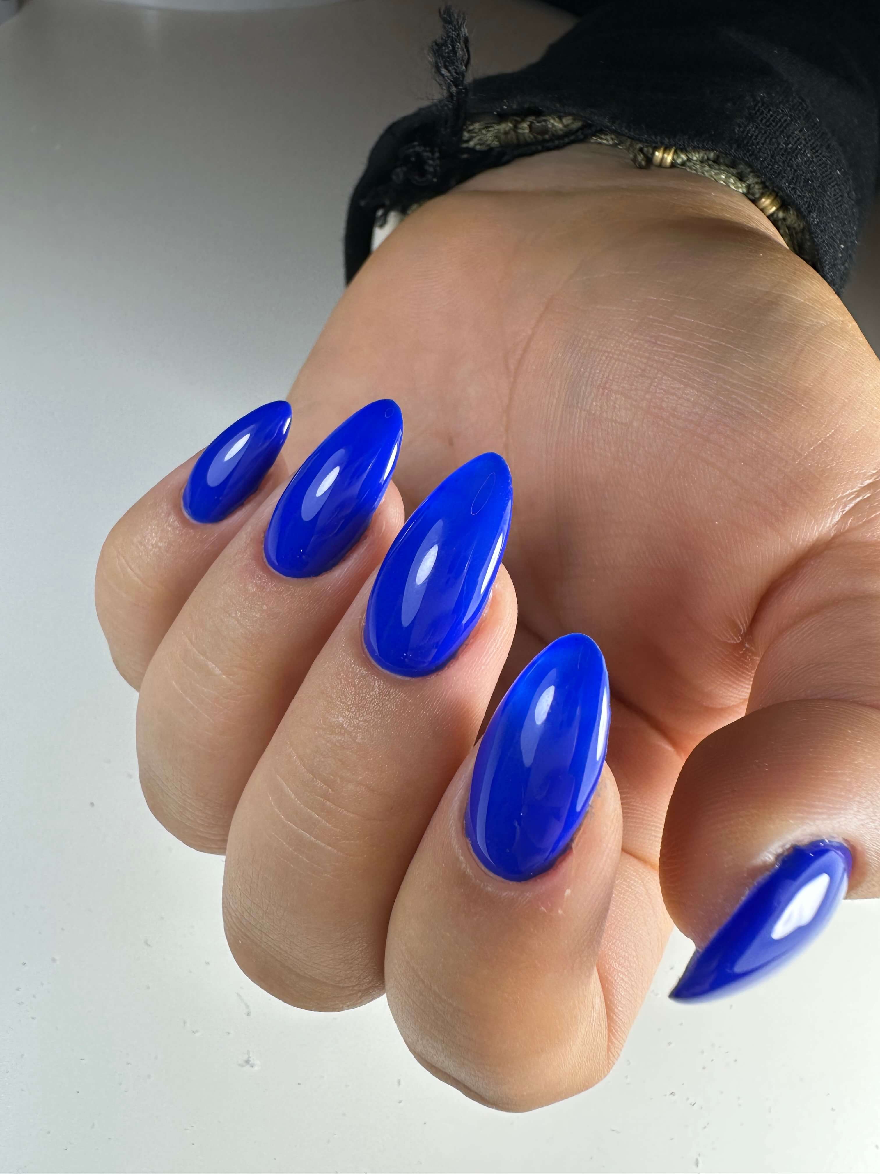 לק ג’ל ואיפור בלשם