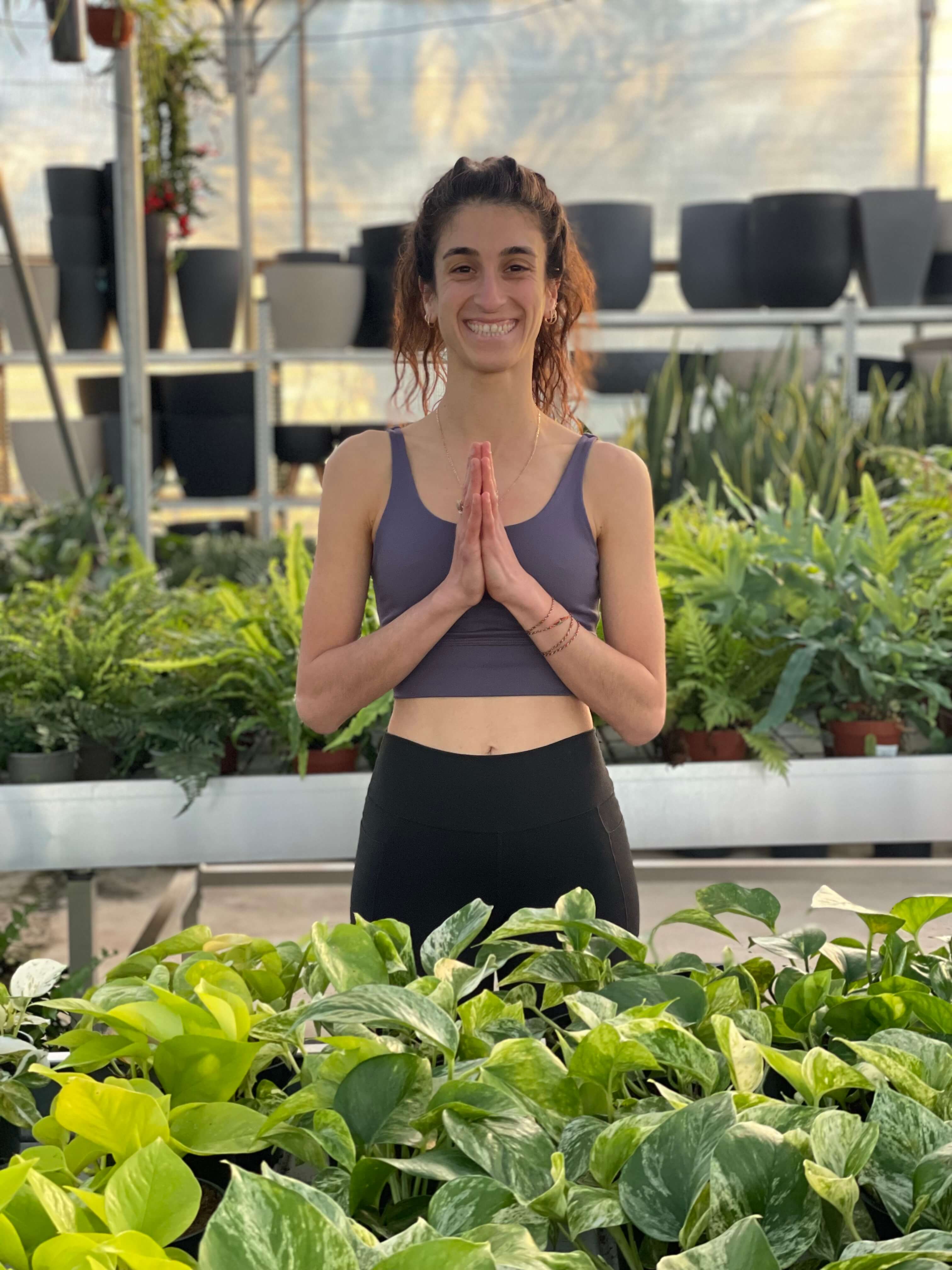 יוגה במשתלה Shenpa Yoga  | lee