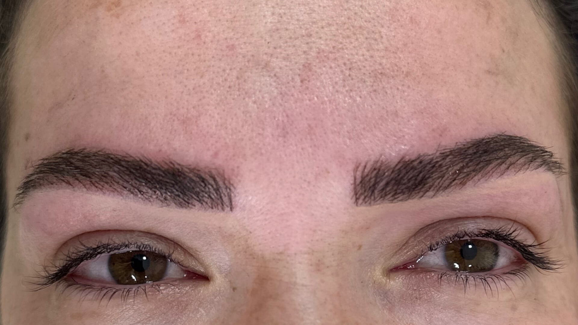 אמנית גבות | RB Beauty Clinic