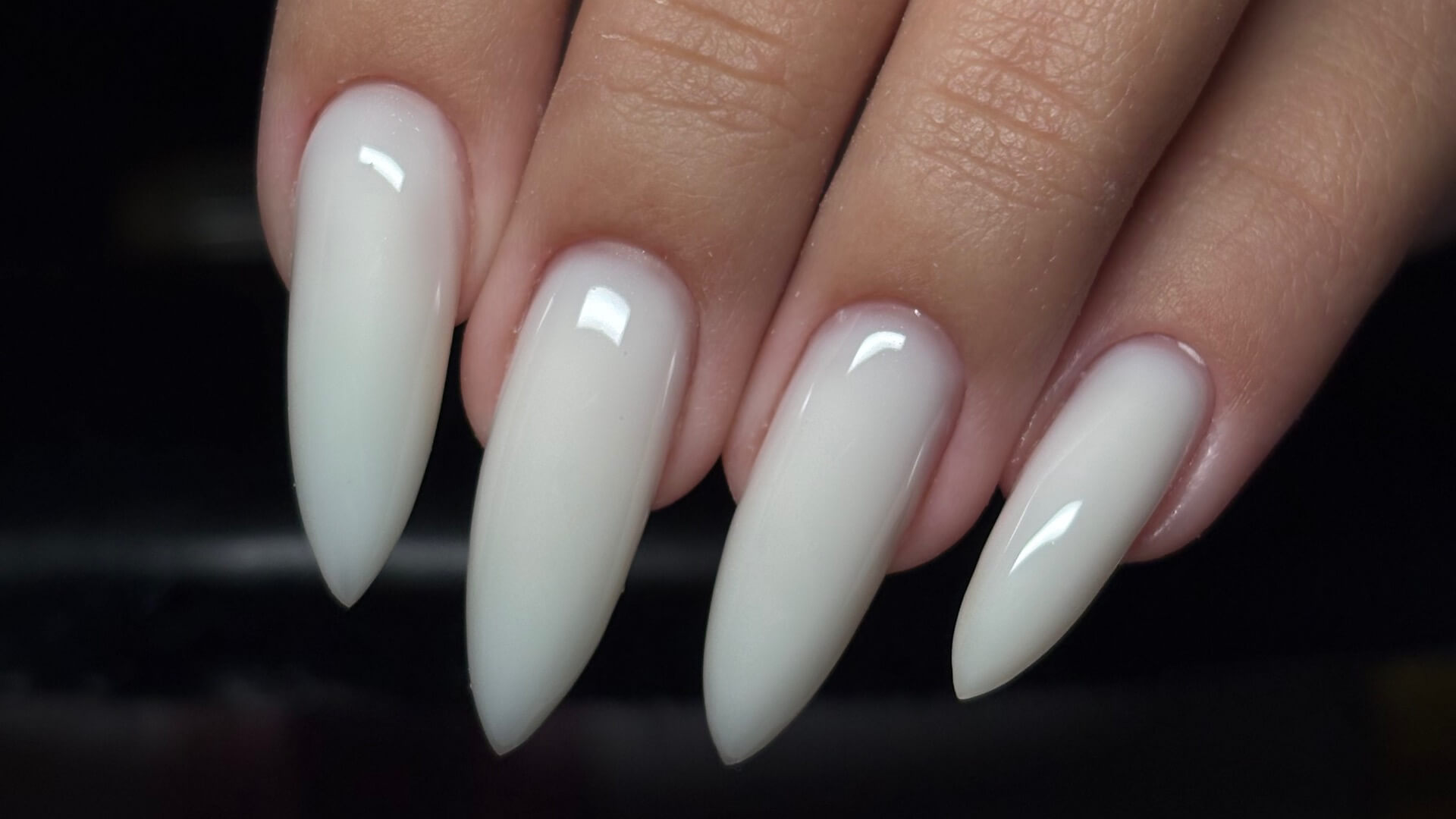 Liron nails 