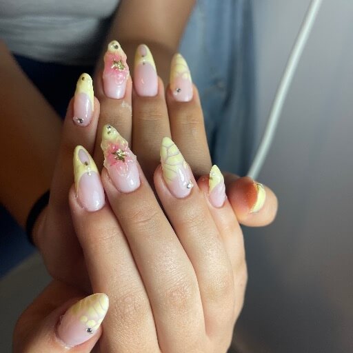 Zoé Nailss | lee