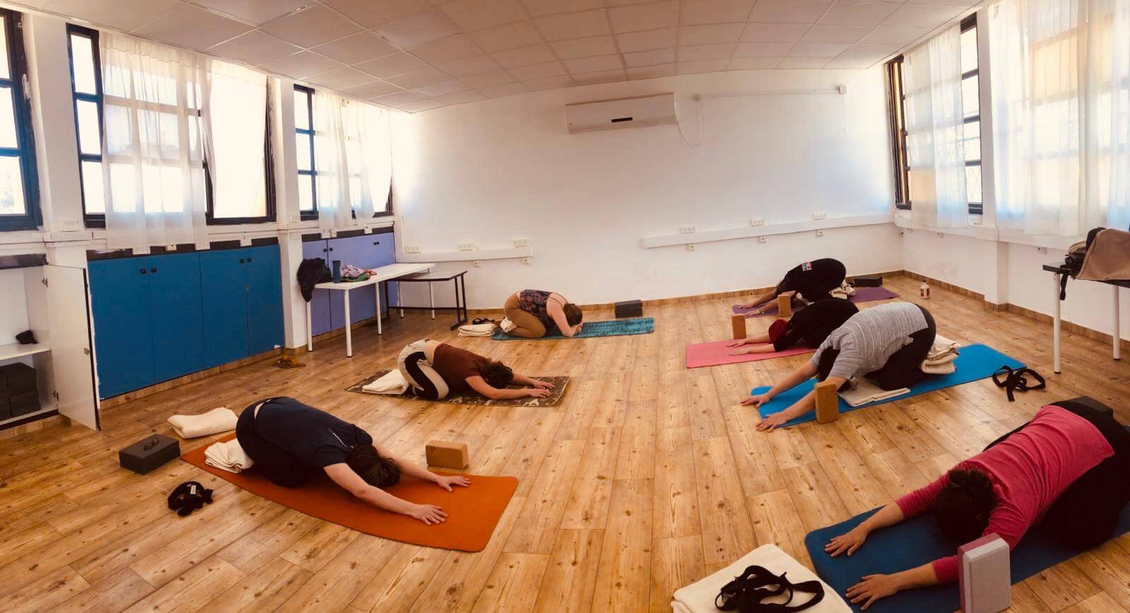 יוגה עם ענב