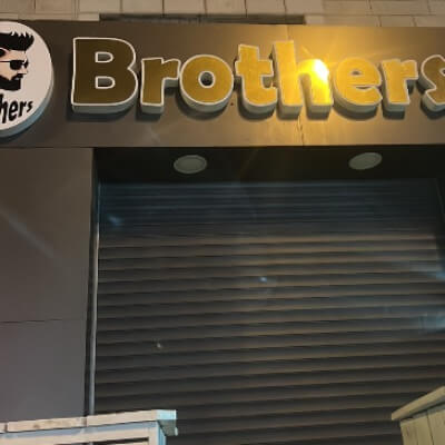 The brothers barbershop  | lee
