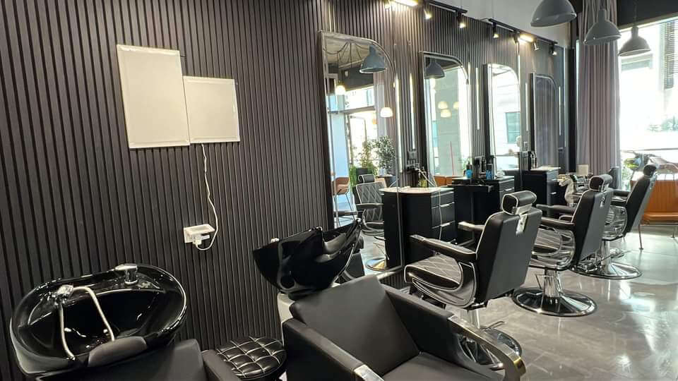 מספרת אור קורן - פסיכולוגית השיער