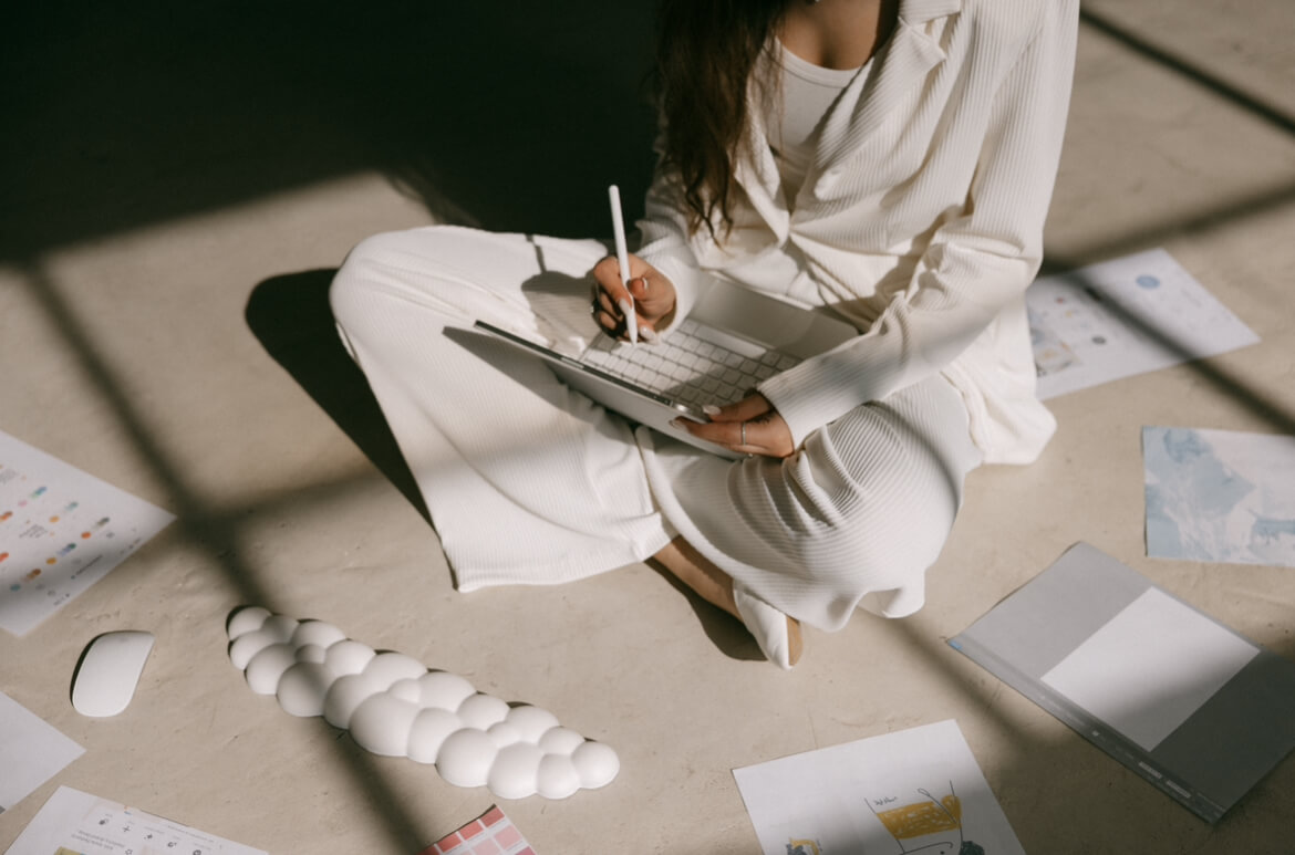 אבישג עיצוב גרפי UX UI