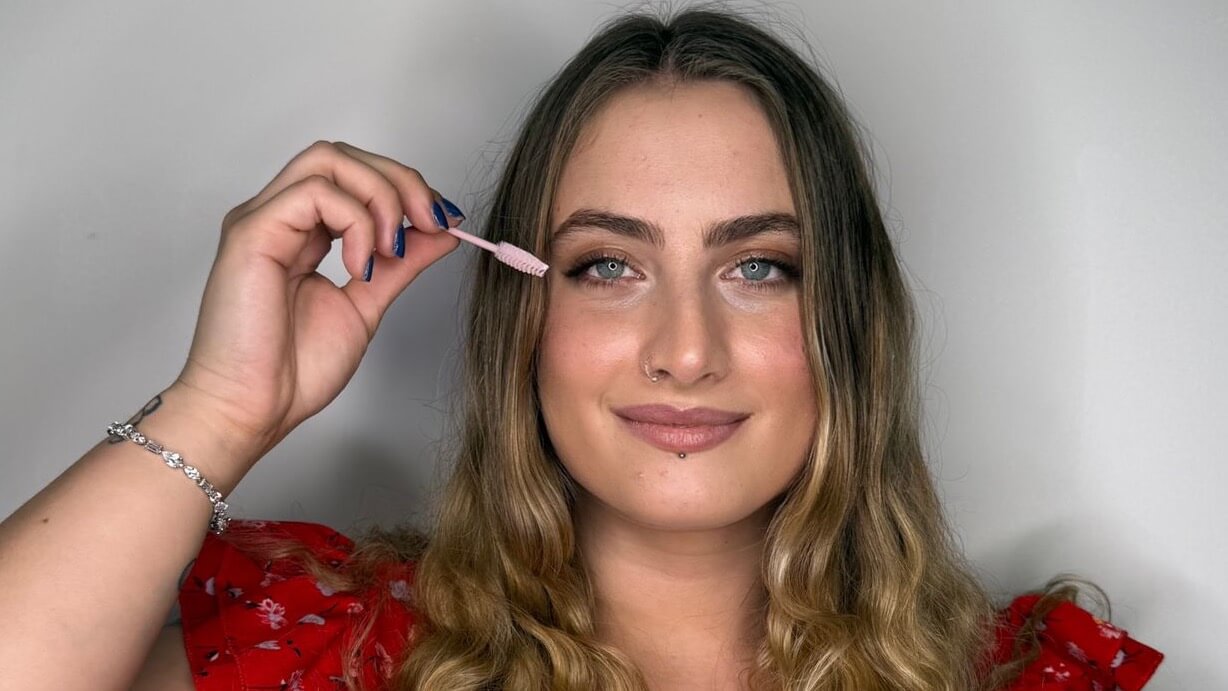 יוכבד מרמלשטיין הרמת ריסים וגבות