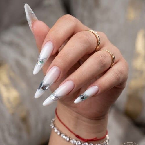 Daria nail  | lee