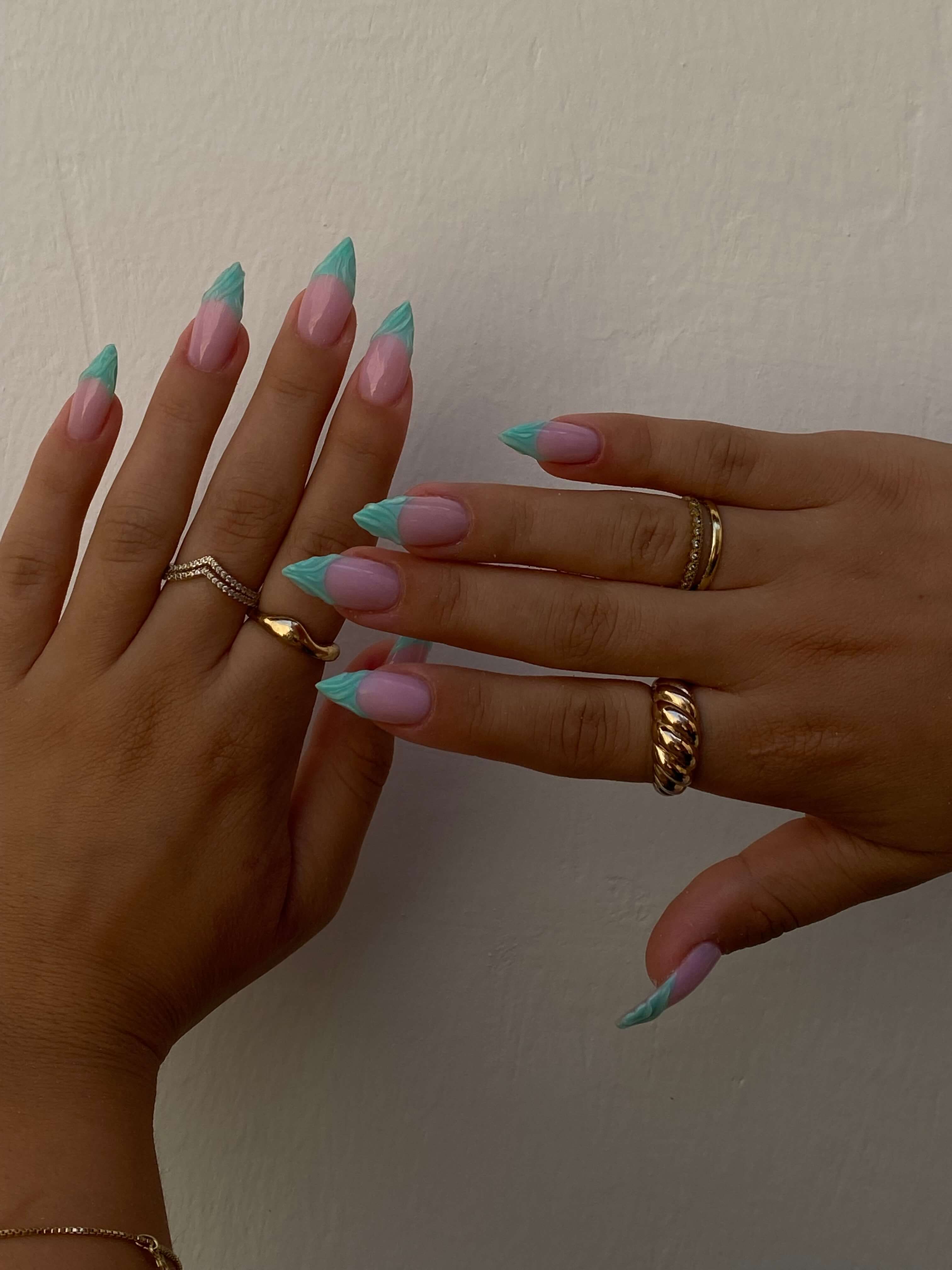 TANAILS - SPRAY TANNING & NAILS ART