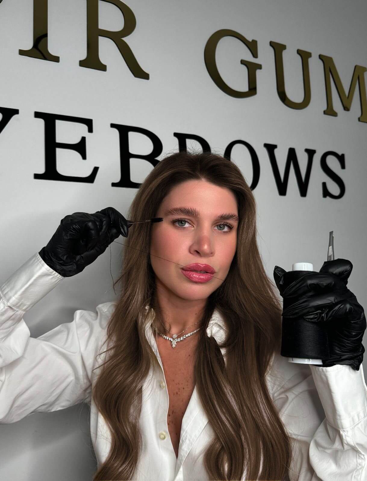  ספיר גומה עיצוב ושיקום גבות 