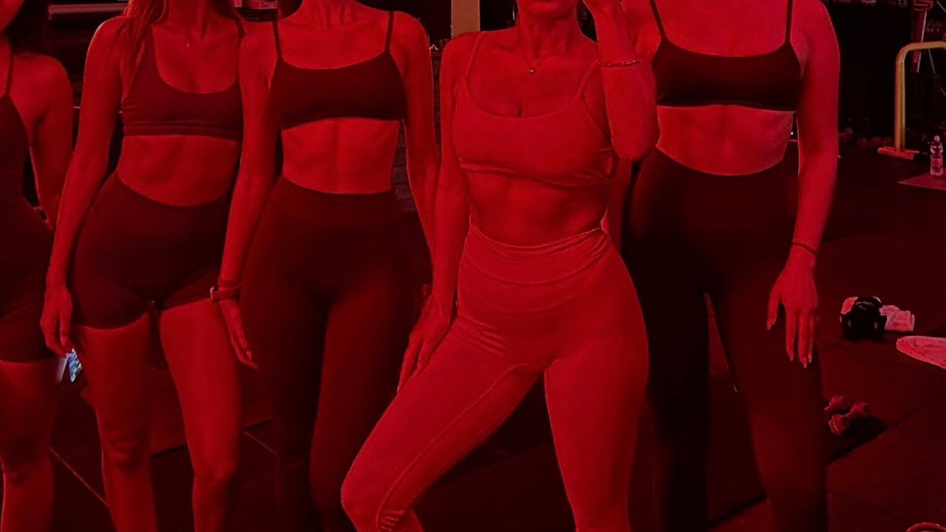  | פילאטיס חם 