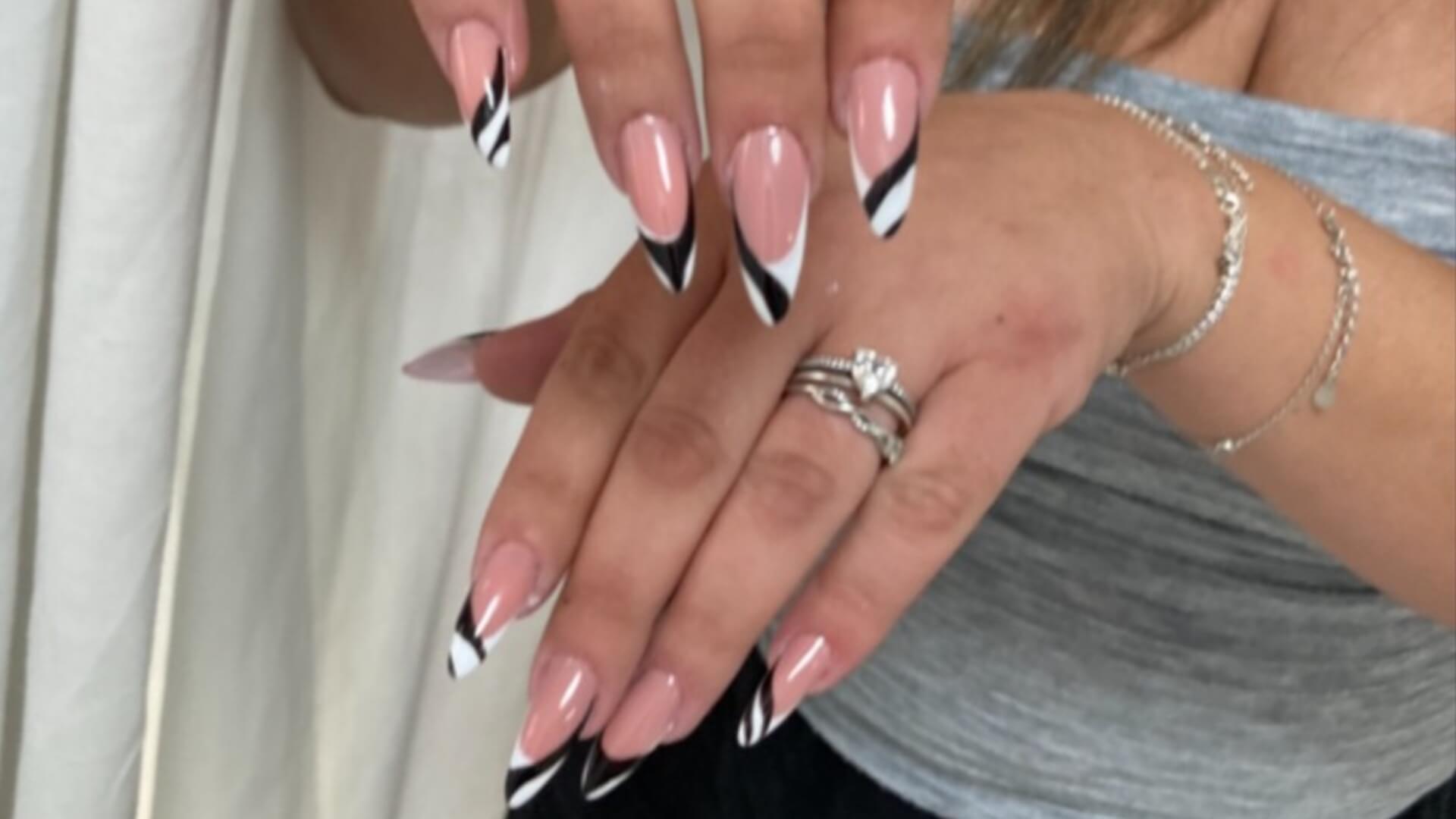  | סטייסי יובנה סימיץ ביוטי קליניק