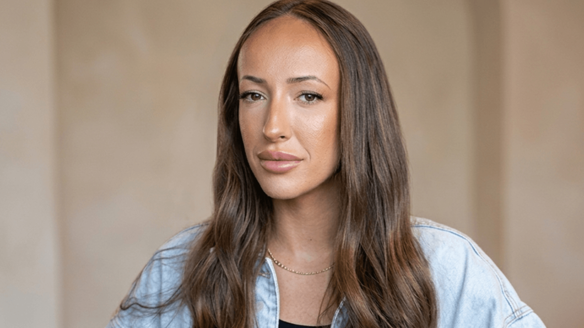 Lee | סטייסי יובנה סימיץ ביוטי קליניק