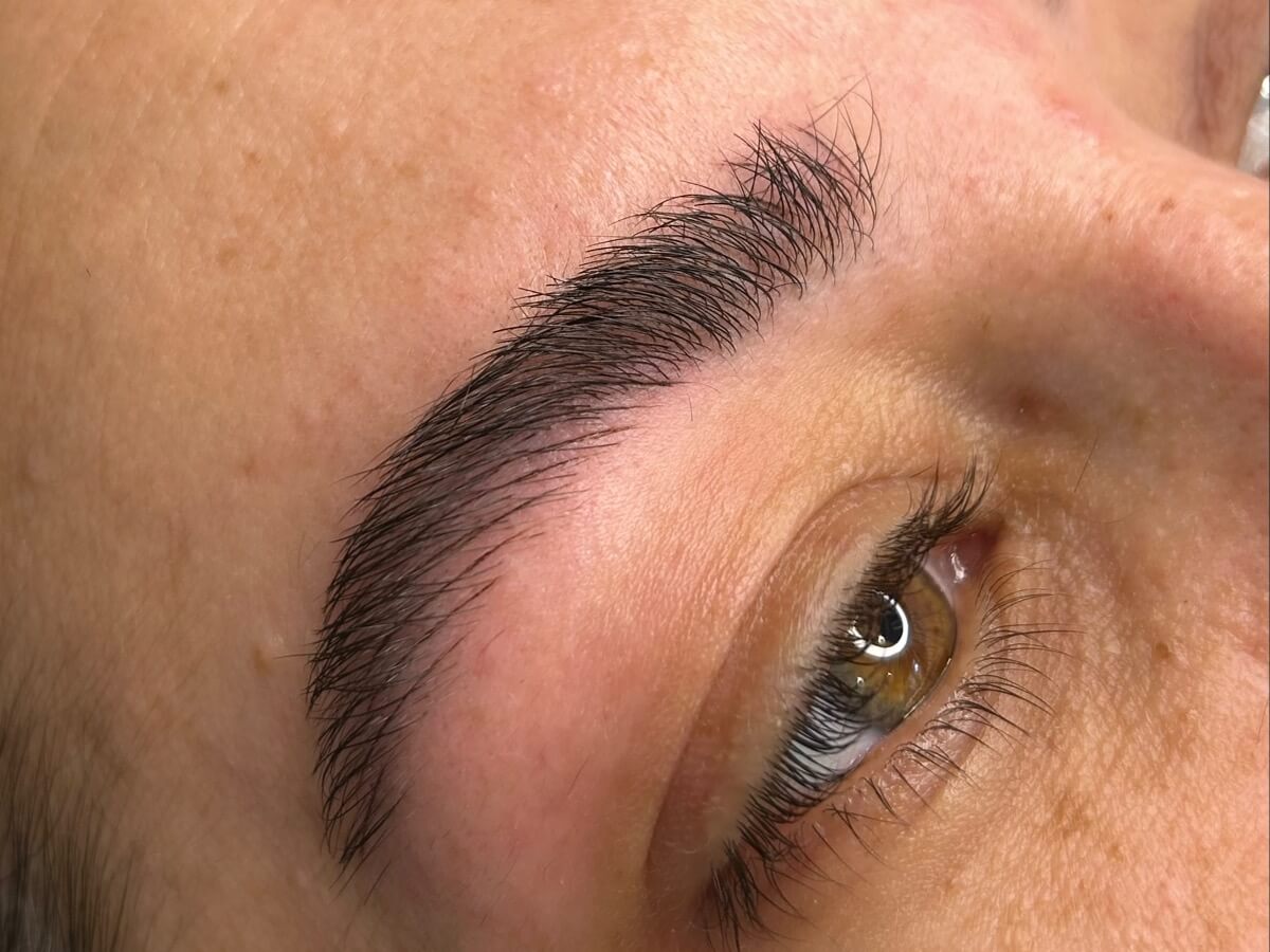 Dana eyebrows  - גבות בצפון תל אביב | lee