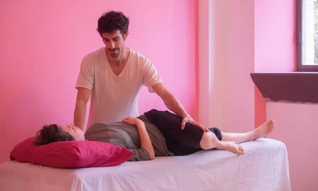 גל גולדשטיין רפואה סינית לאיזון ולתנועה