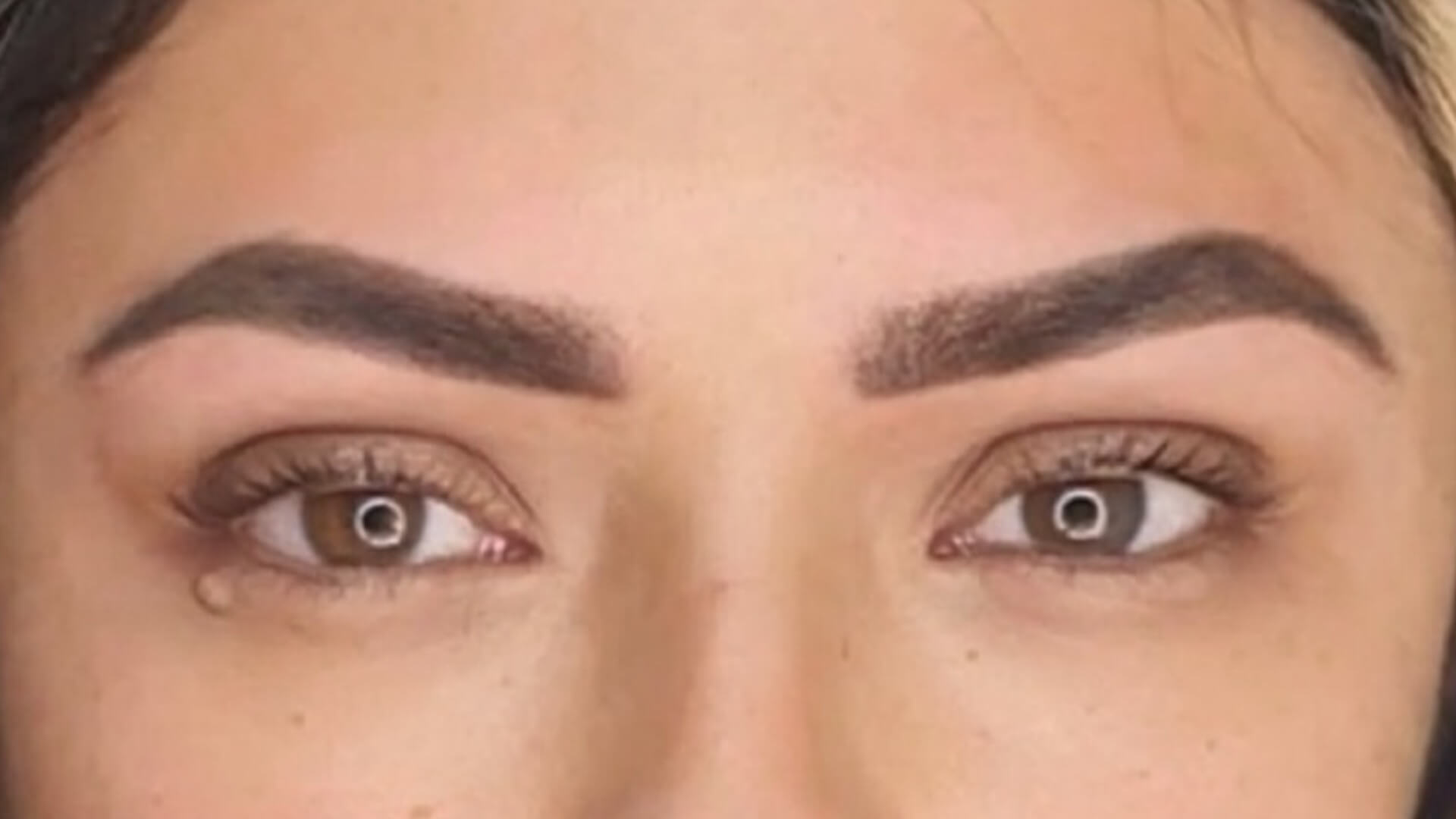 לינדה בנאי  LINDA'S