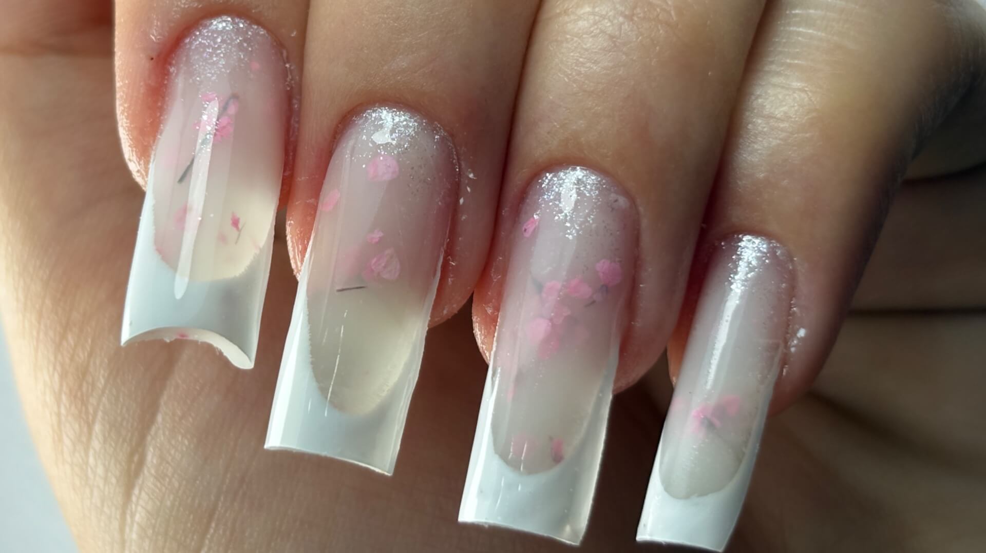  | Nails alin