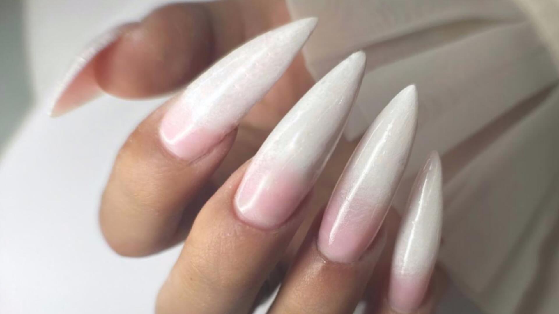 שני שירקולקר-מכון ציפורניים 