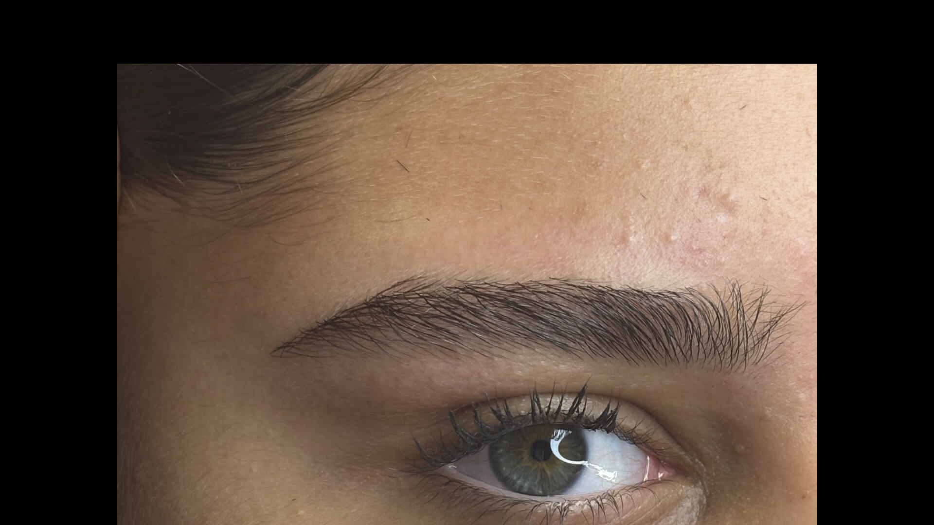 רחלי עיצוב ושיקום גבה טבעית ️