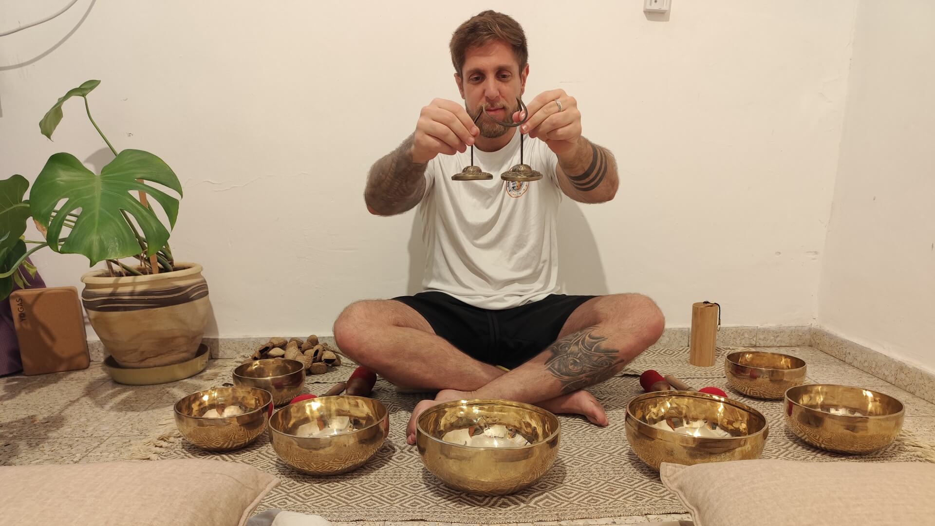 ג'רמי | יוגה וסאונד הילינג