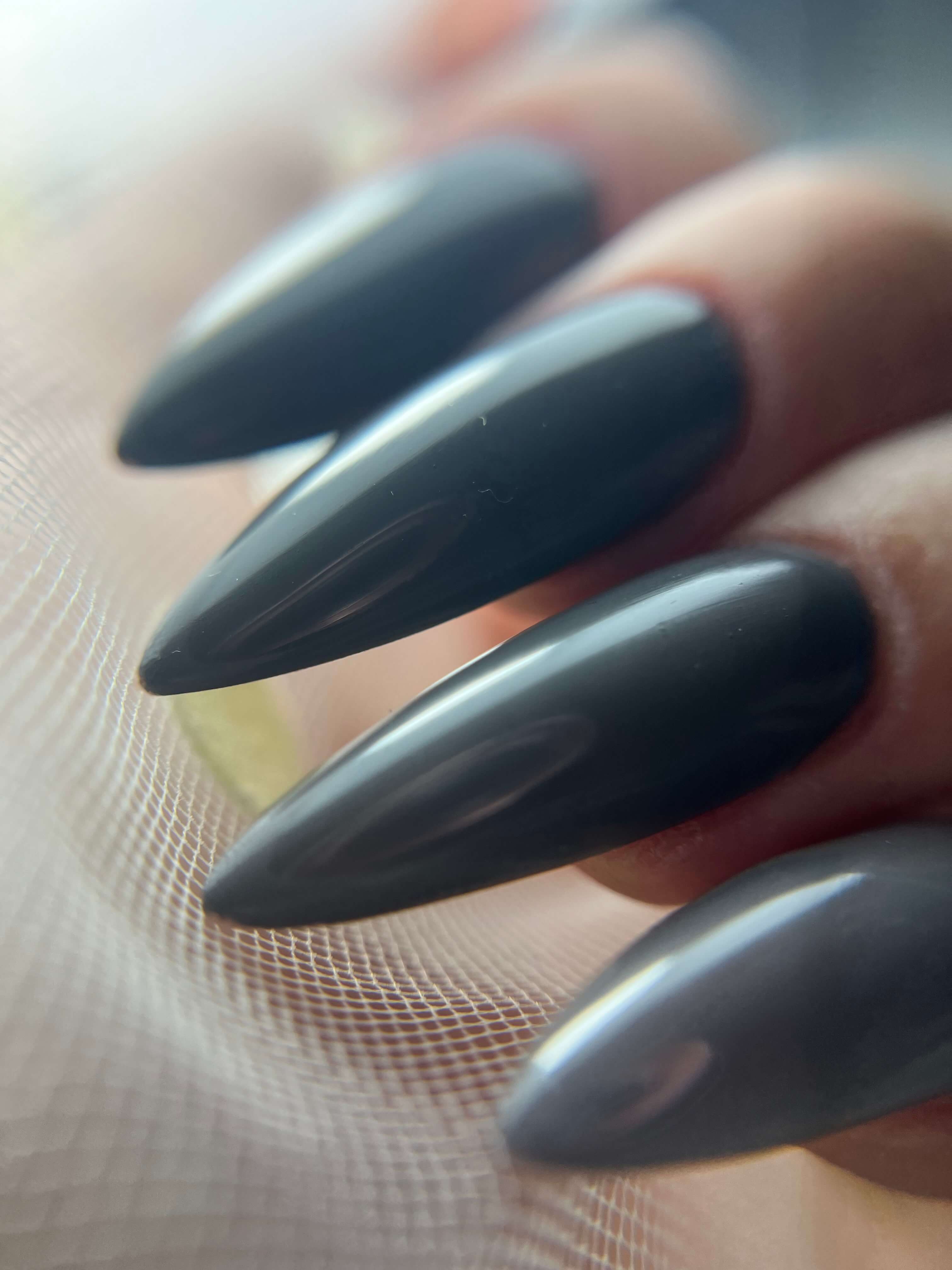 Nikol nails & eyebrows  | lee