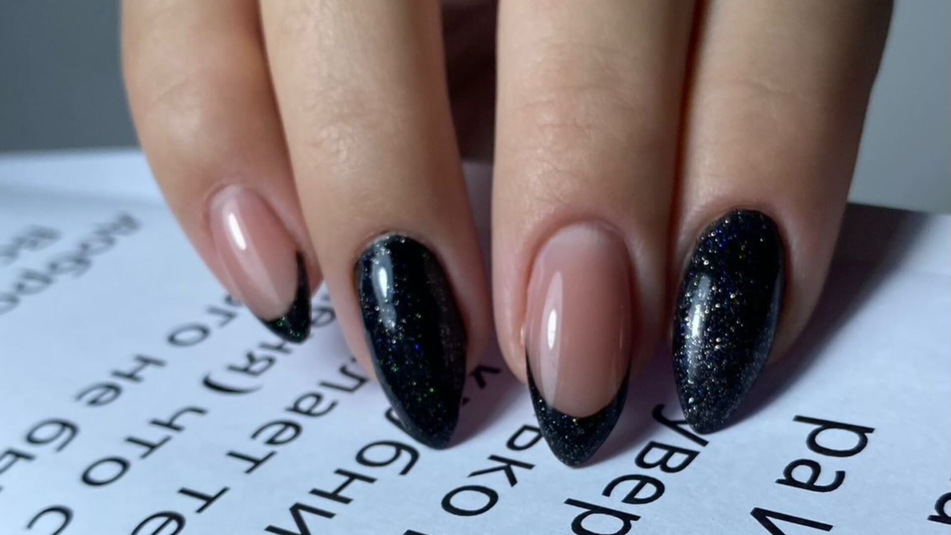 Shirel Gold Nails