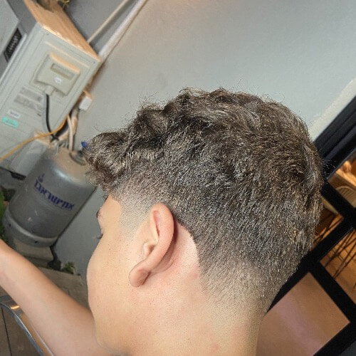 Peretz barbershop   | lee