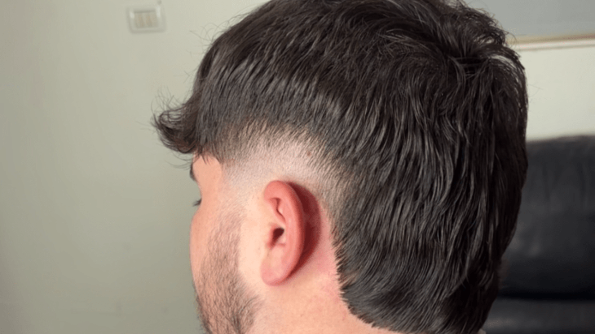 Peretz barbershop  