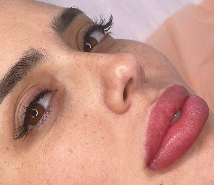 | Helenayz