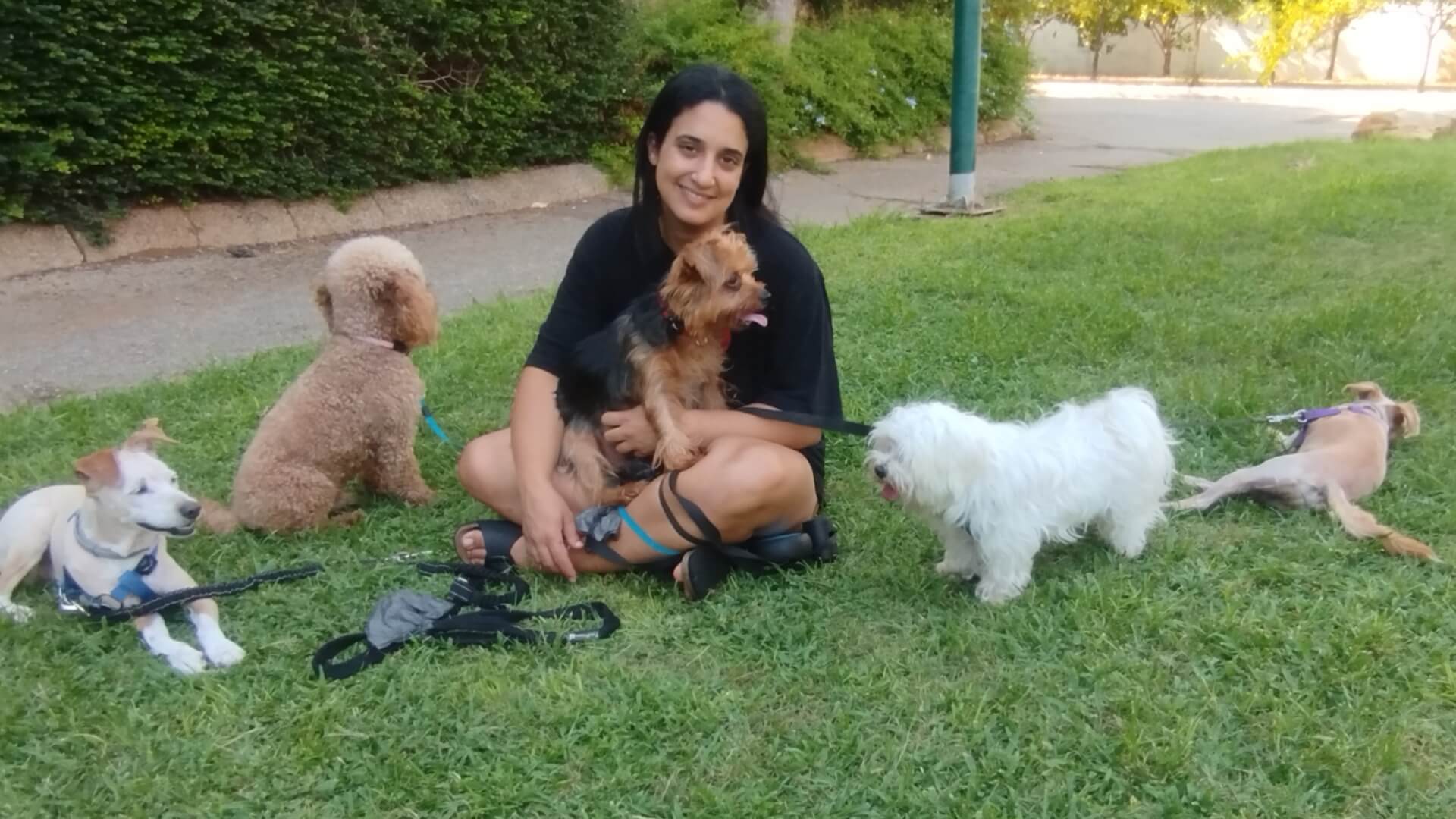 שירן מרדכי מספרה ופנסיון ביתי