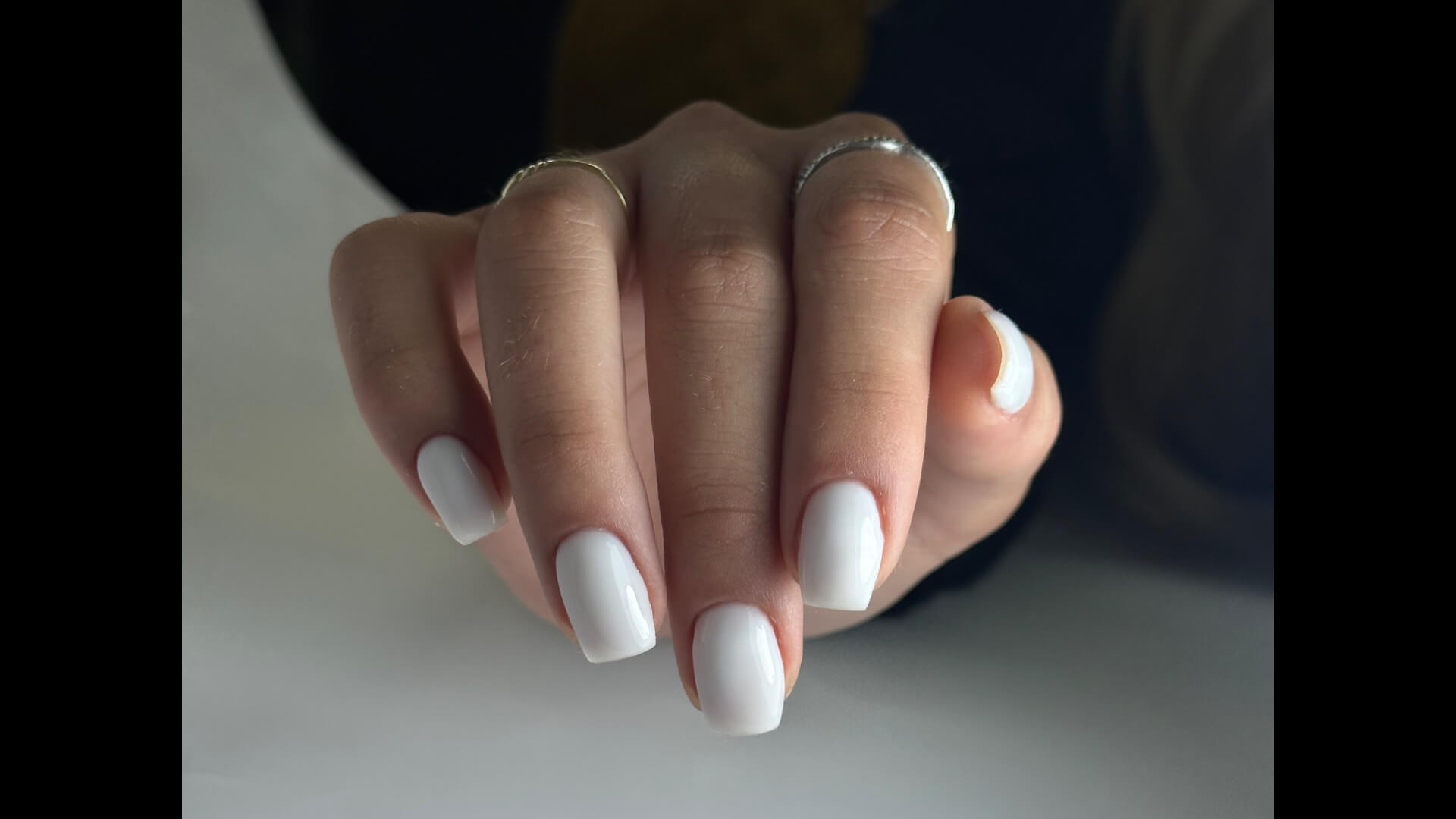 | Shaked nails