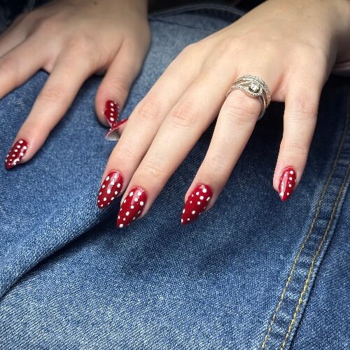 Taniya nails | lee