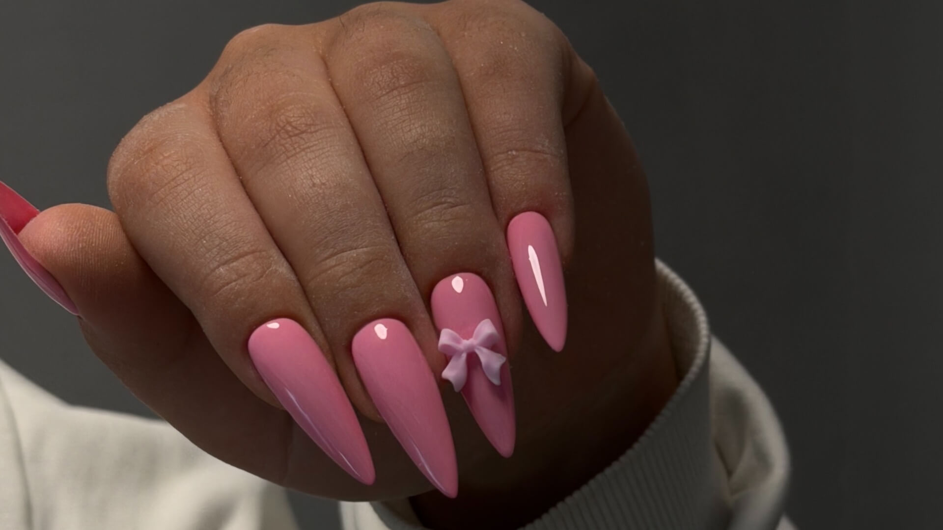 MISHEL APELMAN NAILS 