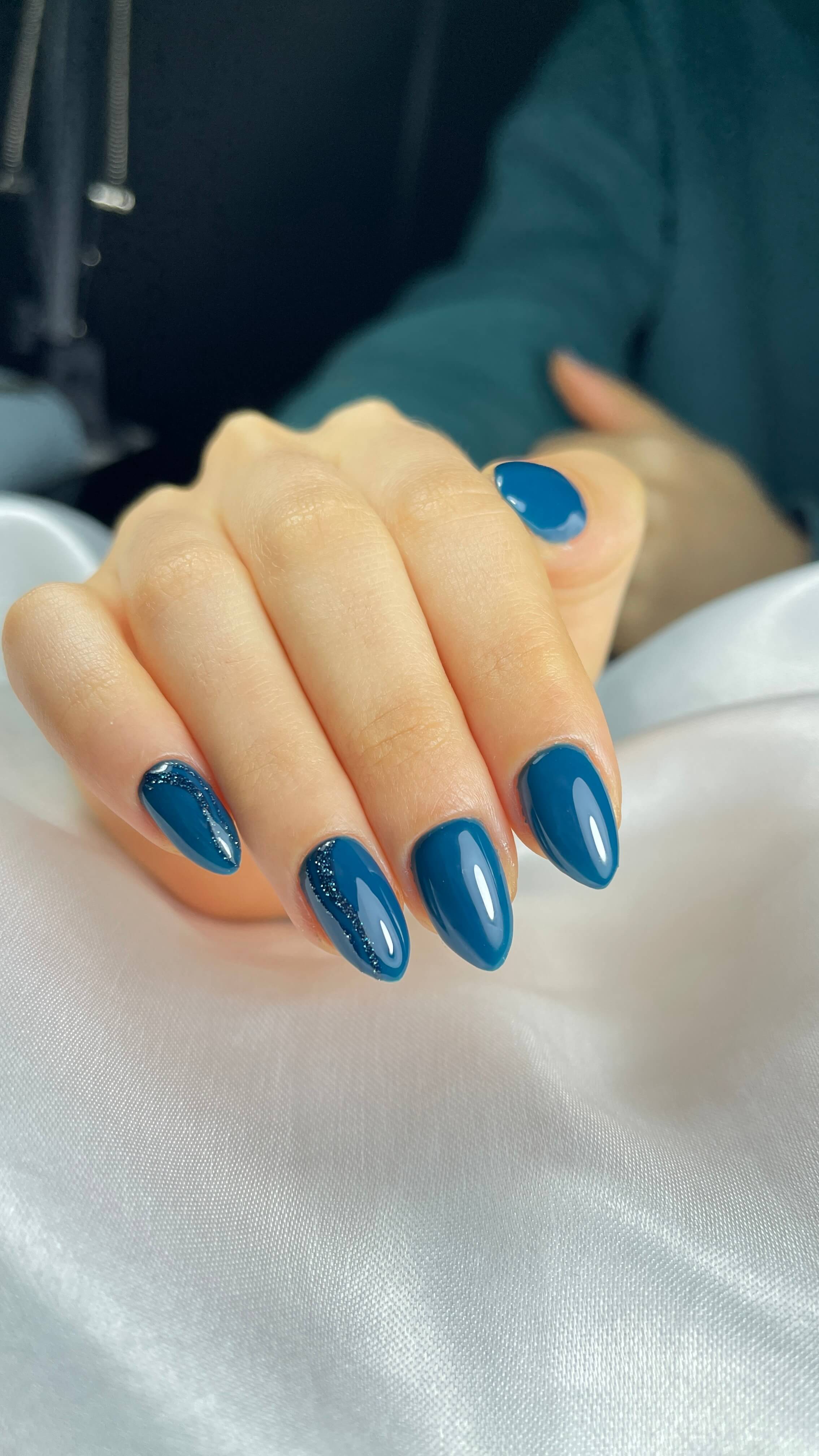 שקד שוקרון nails