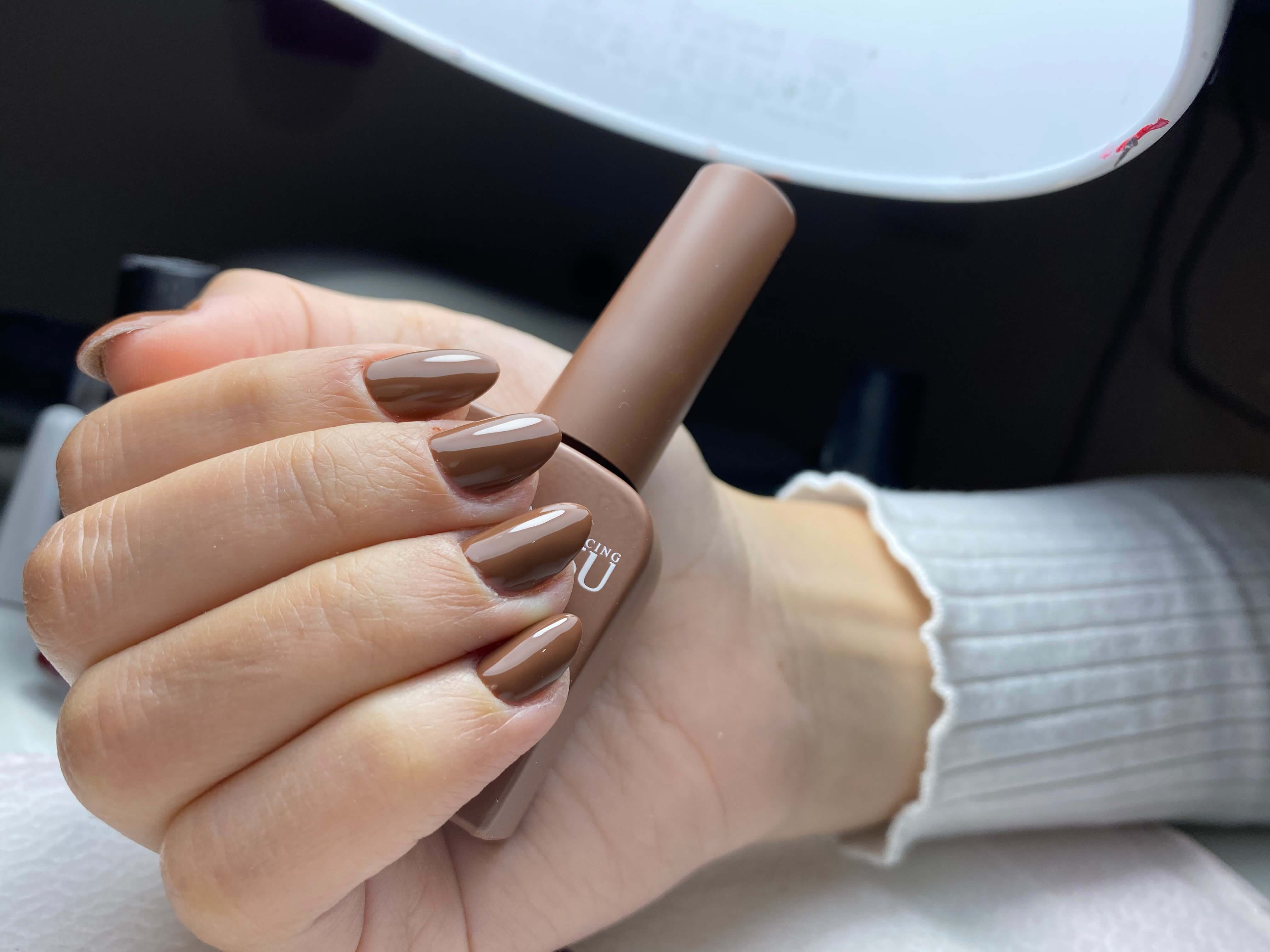 שחר חן לק ג׳ל וגבות 