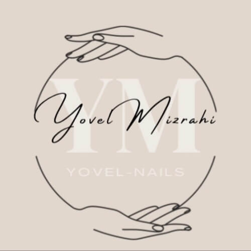 מניקוריסטית | lee