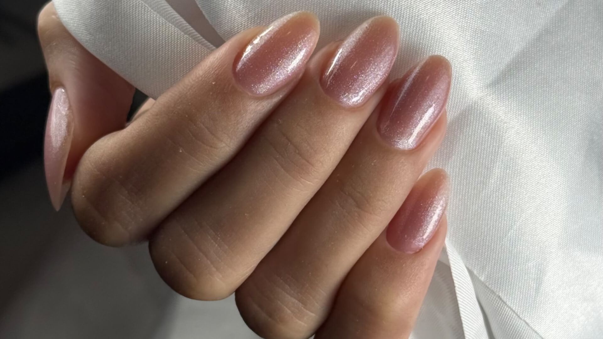 קרן בידני  סטודיו לציפורניים