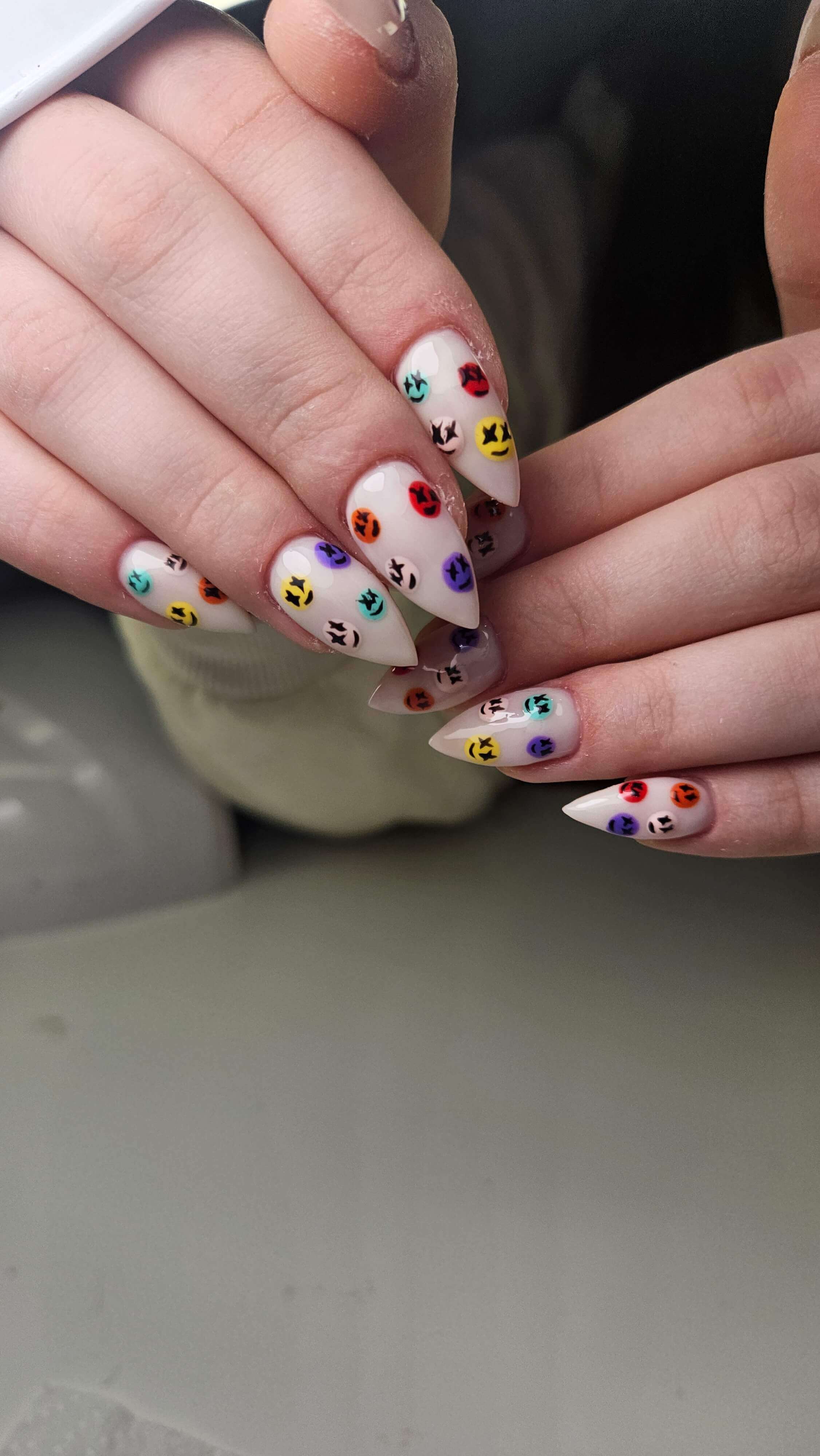 הודיה לוי ציפורניים