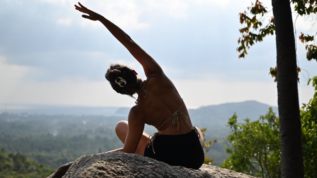 יוגה עם זהר