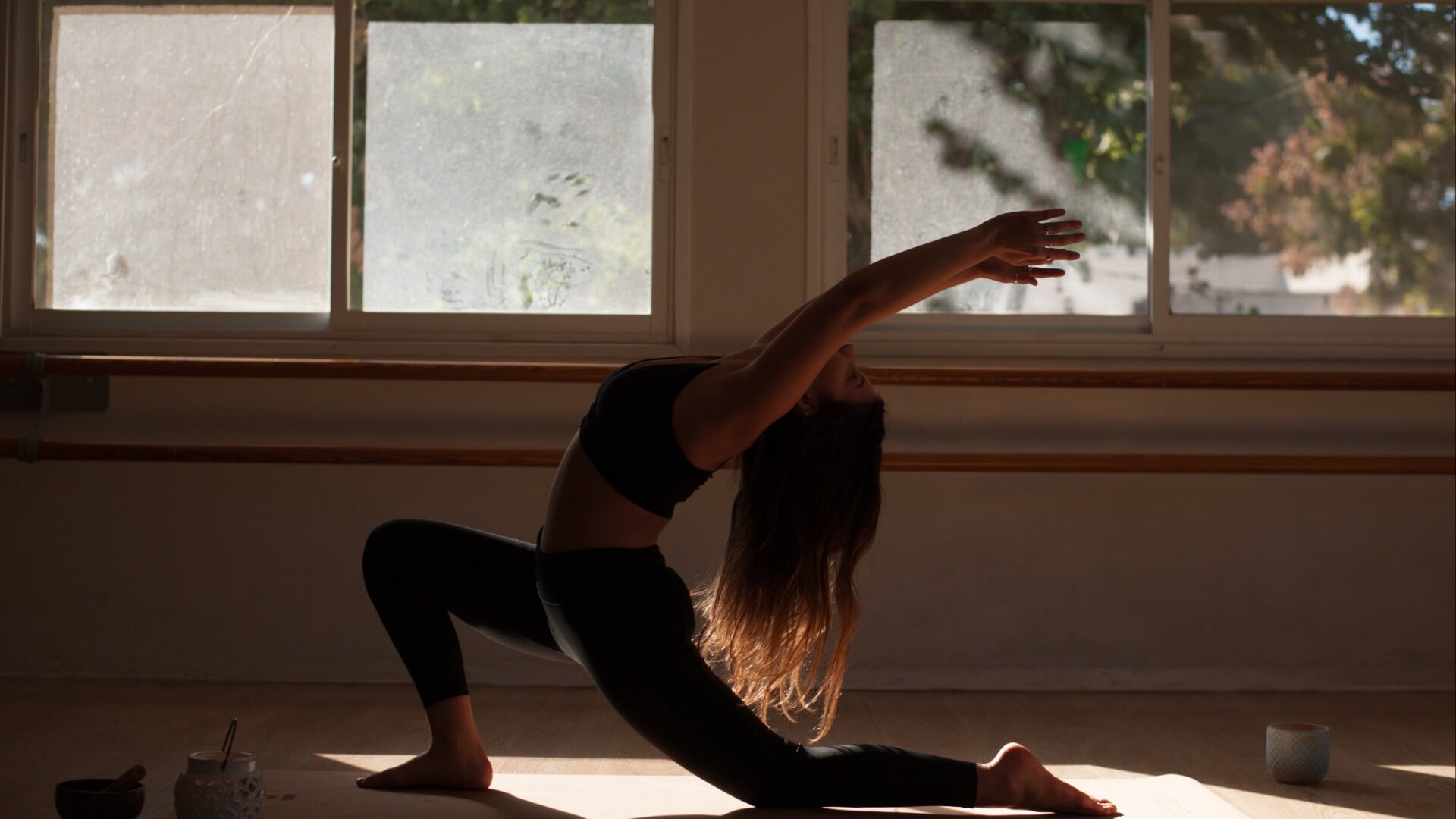 יוגה עם נעמה