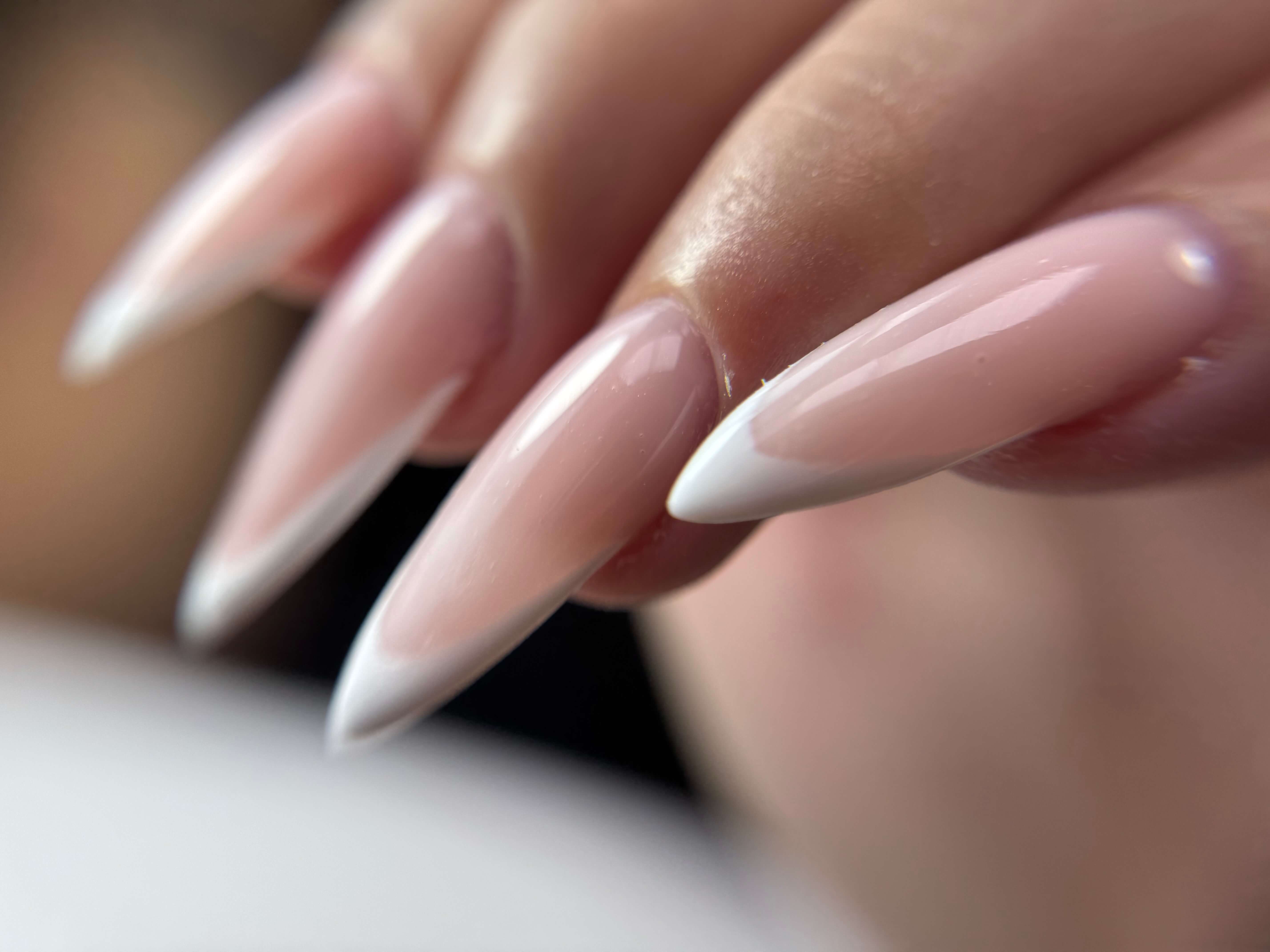 Zoey poldi nails & beauty