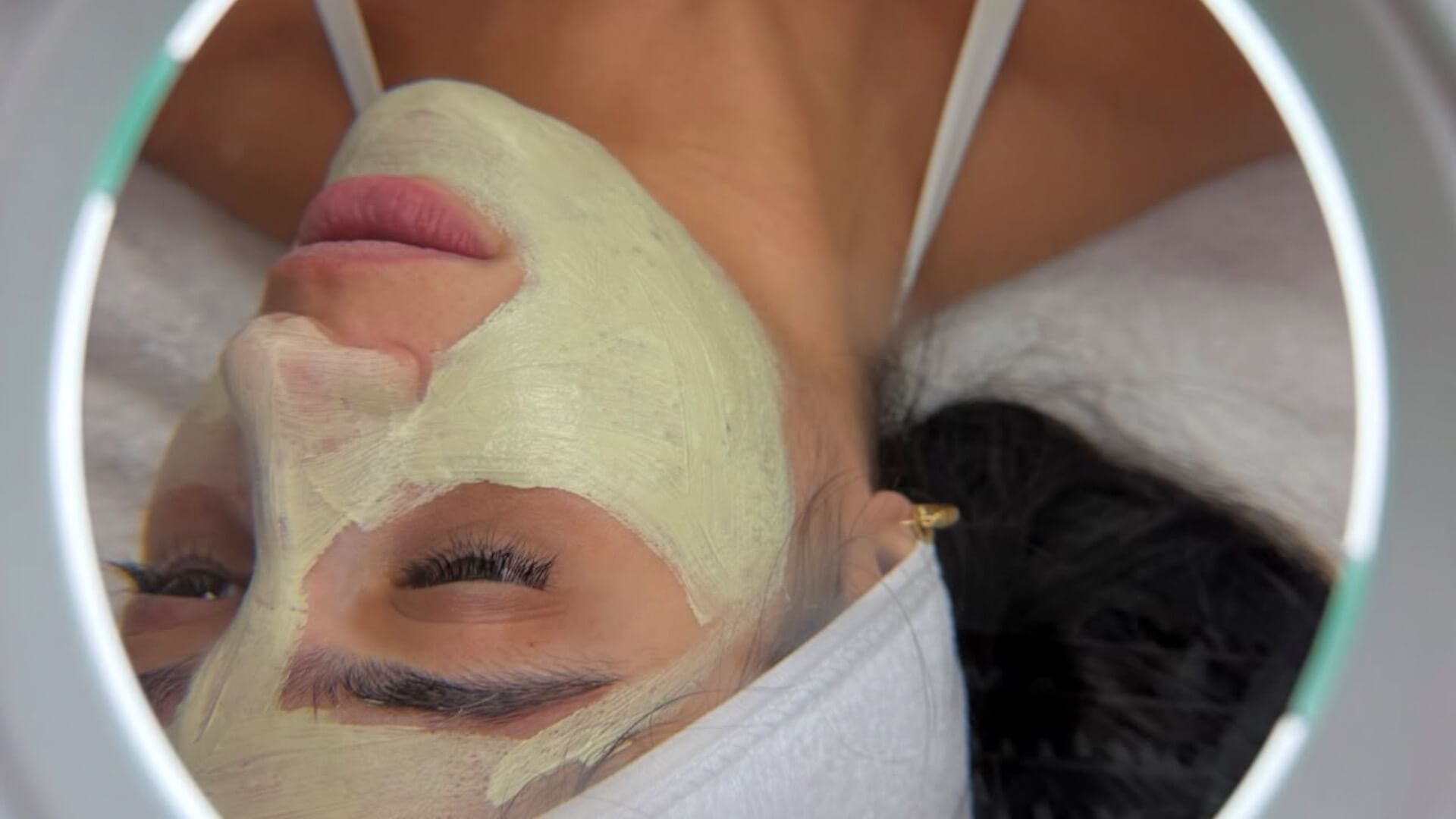  | Zoey poldi nails & beauty