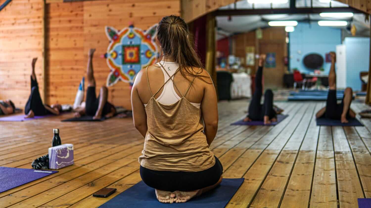 יוגה בגינתון עם נועם