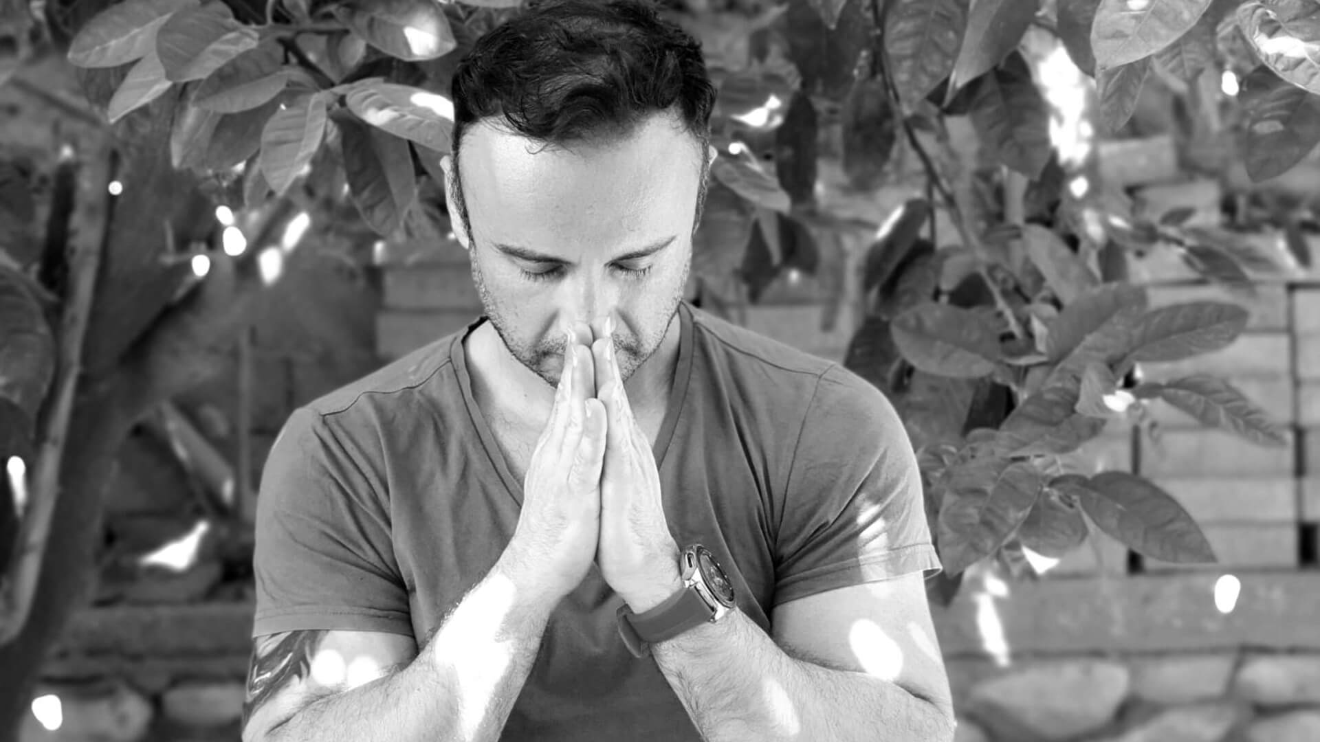 יוגה הדרך פנימה