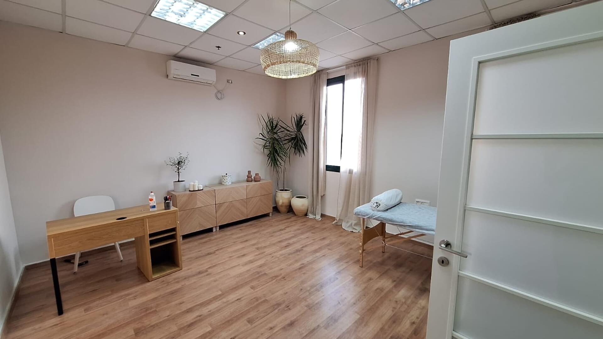  | לירון לוי וייס