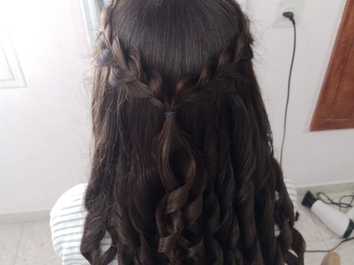 Yikrat .nails and hair  | lee