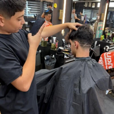 Nadav_barber | lee