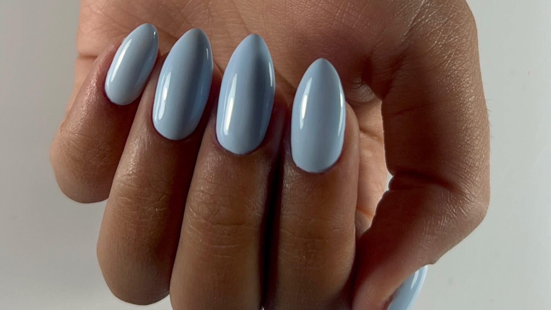 Ron nails